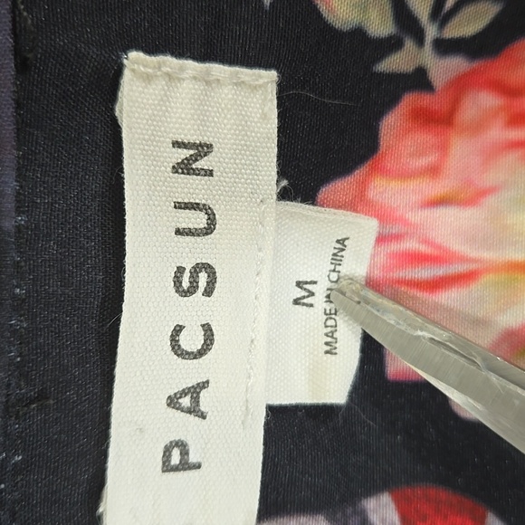 PacSun Black Short Sleeve Button Up Floral Coral Snake Print Lightweight Soft, M - Picture 5 of 8